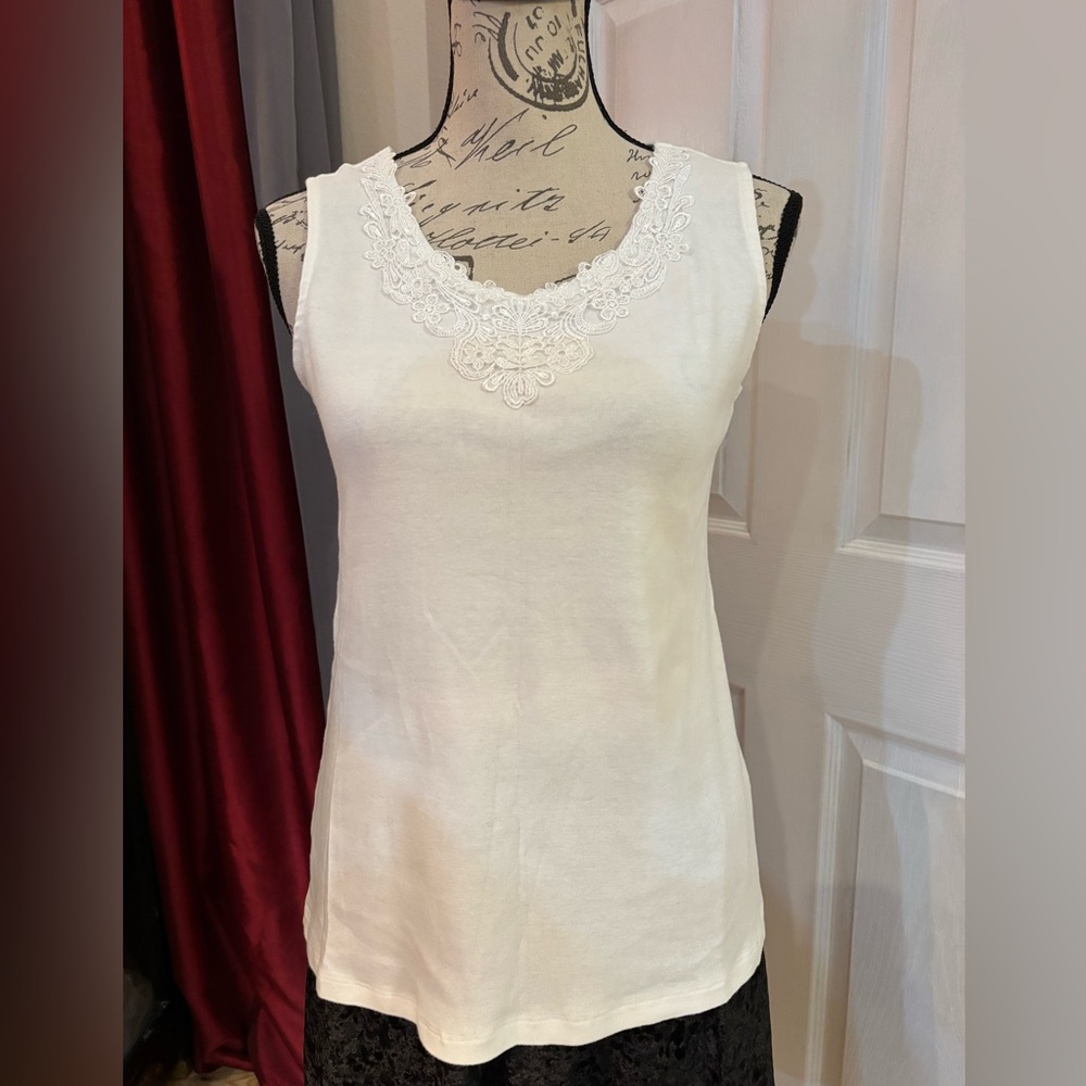 White Stag Floral Lace Trimmed V-Neck Tank Top
